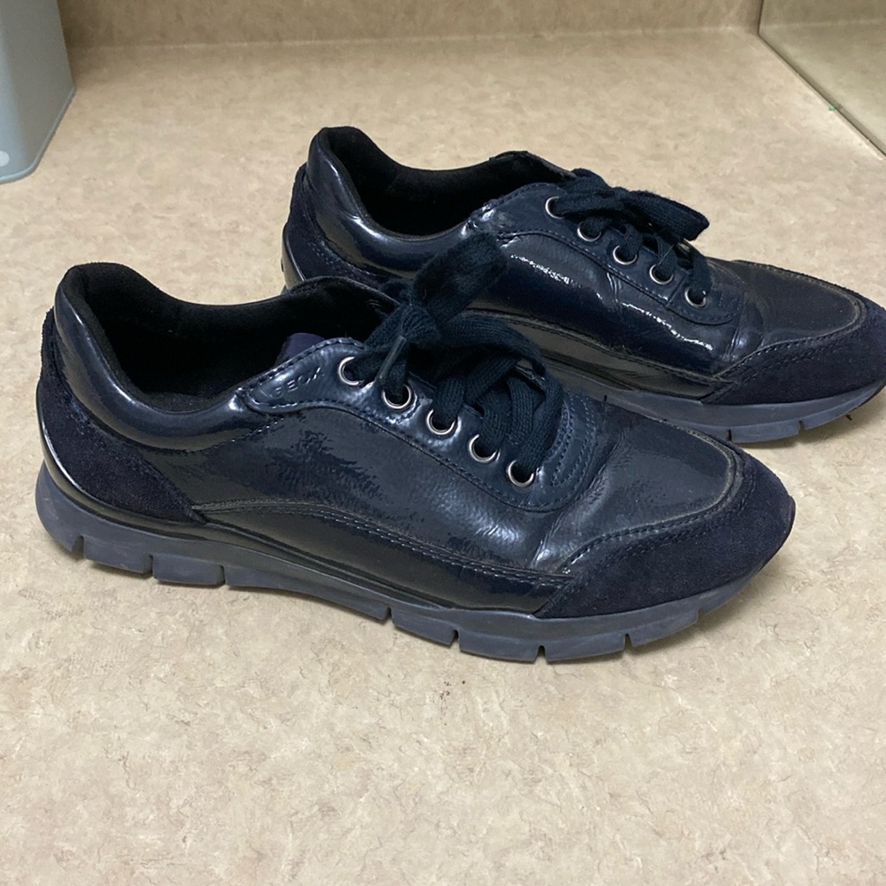 Geox Respira Sneakers in Navy Blue - Size 8